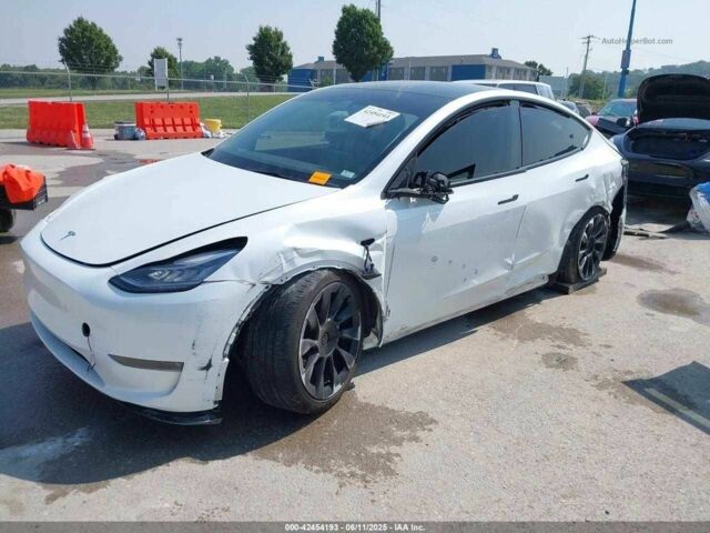 Белый Тесла Другая, объемом двигателя 0 л и пробегом 30 тыс. км за 20000 $, фото 6 на Automoto.ua