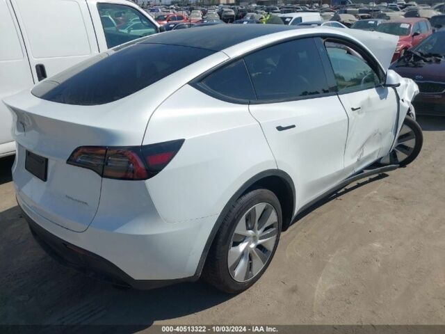 Белый Тесла Другая, объемом двигателя 0 л и пробегом 24 тыс. км за 29000 $, фото 21 на Automoto.ua