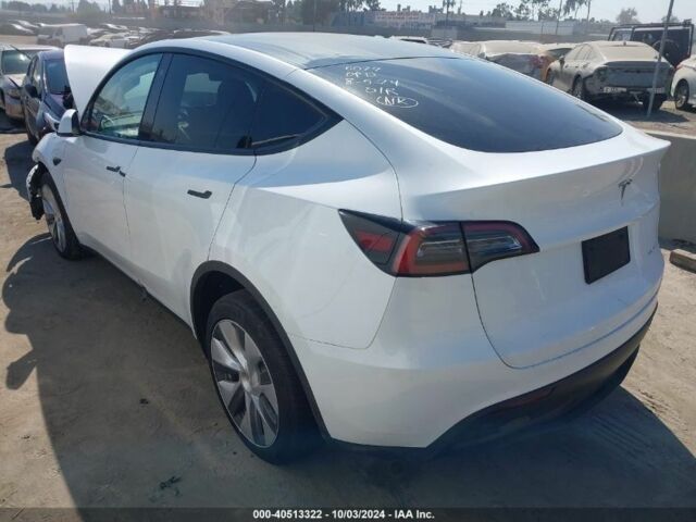 Белый Тесла Другая, объемом двигателя 0 л и пробегом 24 тыс. км за 29000 $, фото 22 на Automoto.ua