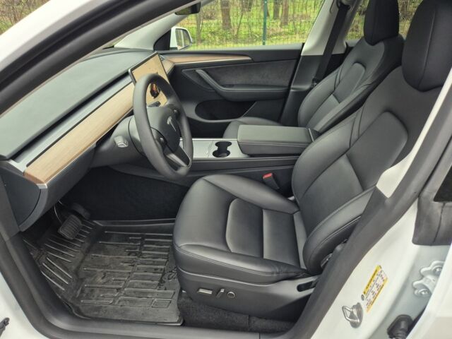 Белый Тесла Другая, объемом двигателя 0 л и пробегом 26 тыс. км за 25500 $, фото 5 на Automoto.ua