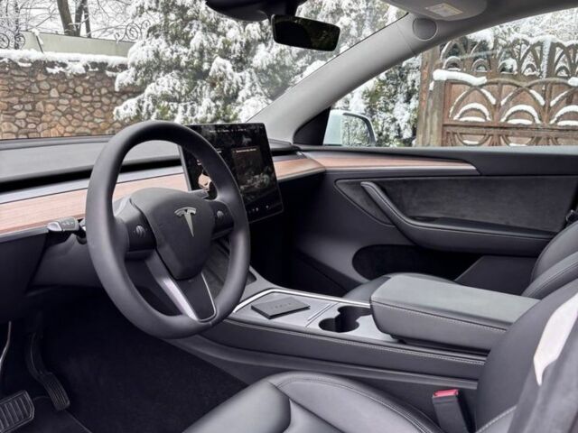 Белый Тесла Другая, объемом двигателя 0 л и пробегом 16 тыс. км за 30999 $, фото 6 на Automoto.ua