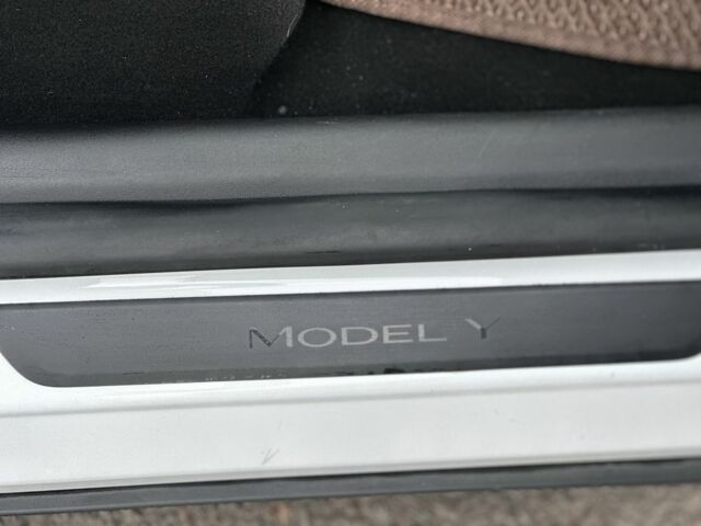 Белый Тесла Другая, объемом двигателя 0 л и пробегом 24 тыс. км за 29000 $, фото 14 на Automoto.ua