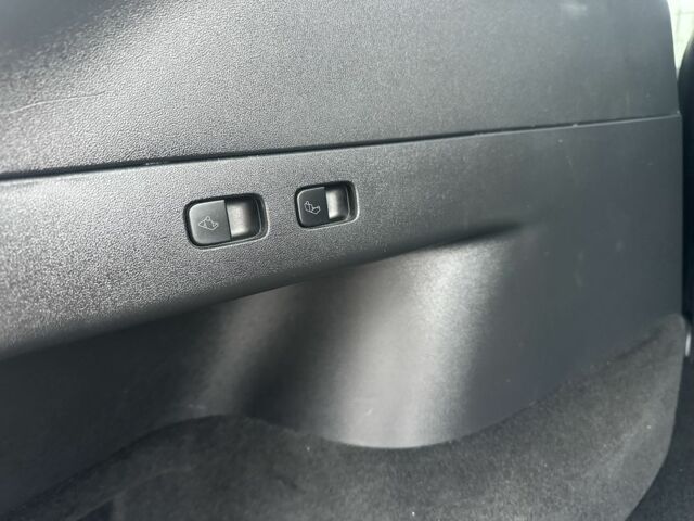 Белый Тесла Другая, объемом двигателя 0 л и пробегом 24 тыс. км за 29000 $, фото 16 на Automoto.ua