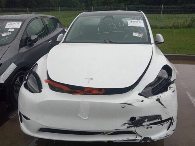 Белый Тесла Другая, объемом двигателя 0 л и пробегом 35 тыс. км за 21500 $, фото 1 на Automoto.ua
