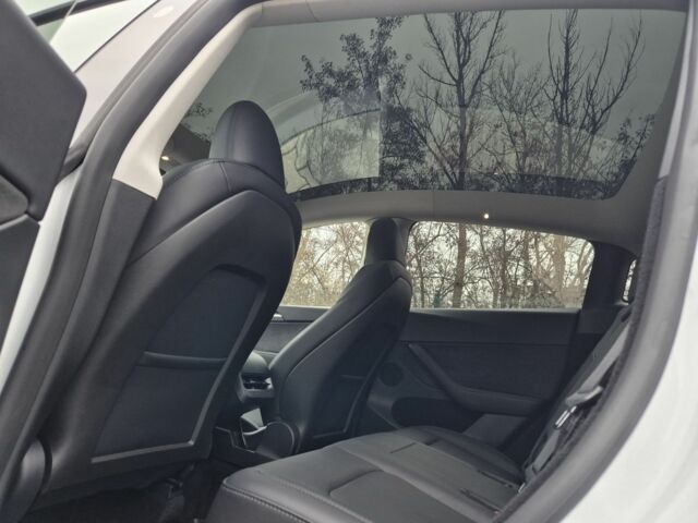 Белый Тесла Другая, объемом двигателя 0 л и пробегом 26 тыс. км за 25500 $, фото 7 на Automoto.ua