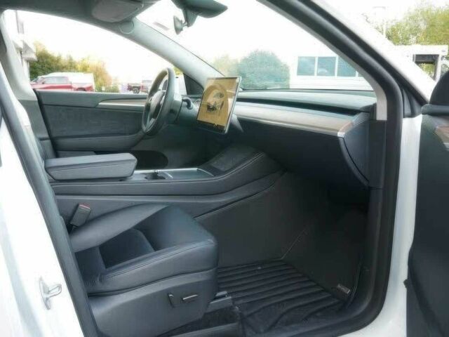 Белый Тесла Другая, объемом двигателя 0 л и пробегом 6 тыс. км за 20300 $, фото 8 на Automoto.ua