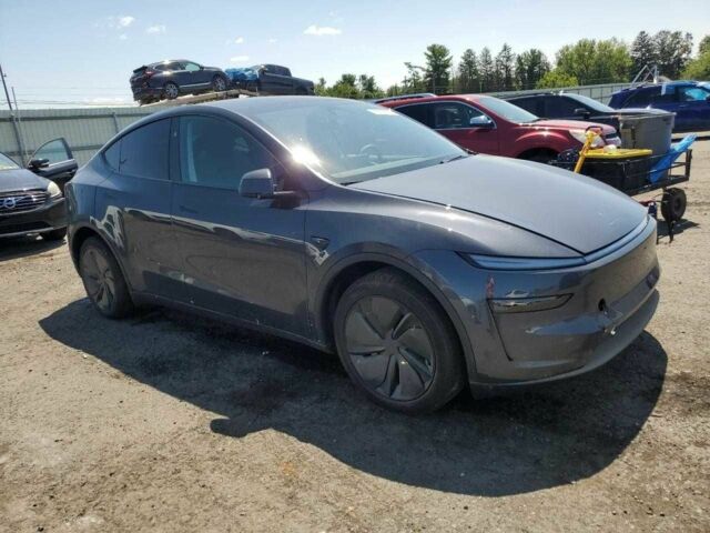 Белый Тесла Другая, объемом двигателя 0 л и пробегом 3 тыс. км за 21000 $, фото 3 на Automoto.ua