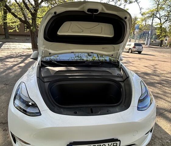 Білий Тесла Інша, об'ємом двигуна 0 л та пробігом 25 тис. км за 27999 $, фото 5 на Automoto.ua