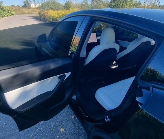 Тесла Другая 2021 в Вышгороде на Automoto.ua Черный Тесла Другая, объемом двигателя 0 л и пробегом 88 тыс. км за 30000 $, фото 5 на Automoto.ua
