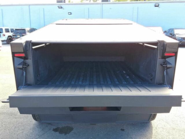 Черный Тесла Другая, объемом двигателя 0 л и пробегом 19 тыс. км за 45000 $, фото 7 на Automoto.ua