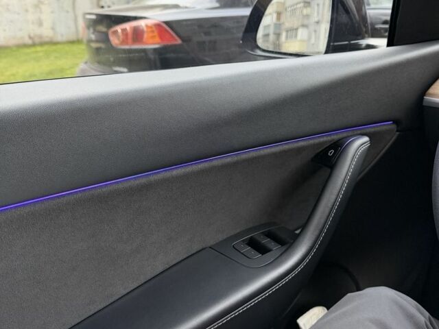 Чорний Тесла Інша, об'ємом двигуна 0 л та пробігом 47 тис. км за 29500 $, фото 10 на Automoto.ua