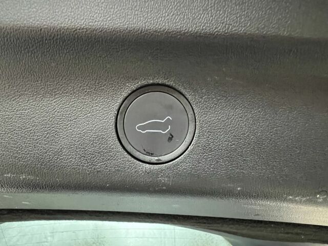 Черный Тесла Другая, объемом двигателя 0 л и пробегом 71 тыс. км за 24400 $, фото 23 на Automoto.ua