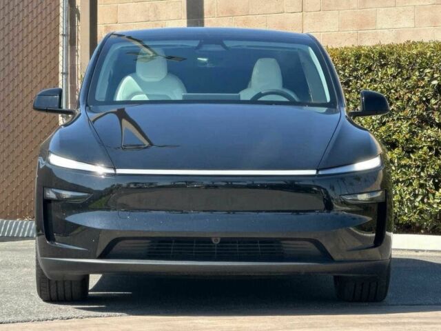 Черный Тесла Другая, объемом двигателя 0 л и пробегом 1 тыс. км за 27000 $, фото 1 на Automoto.ua