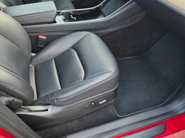 Красный Тесла Другая, объемом двигателя 0 л и пробегом 131 тыс. км за 22799 $, фото 17 на Automoto.ua