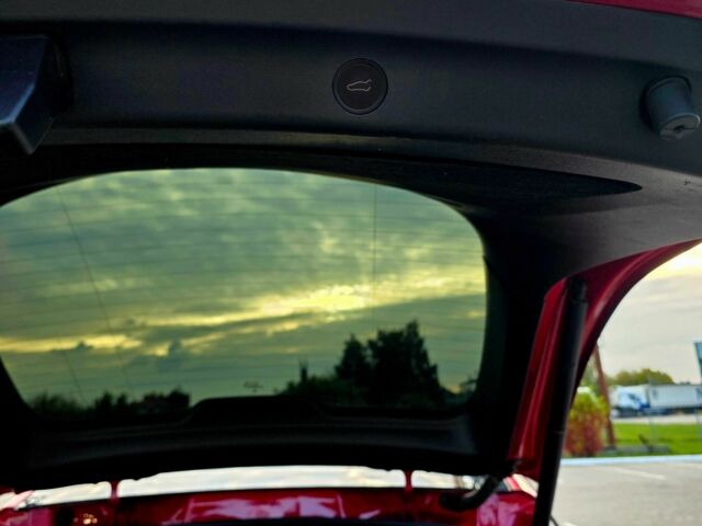 Красный Тесла Другая, объемом двигателя 0 л и пробегом 131 тыс. км за 22799 $, фото 6 на Automoto.ua