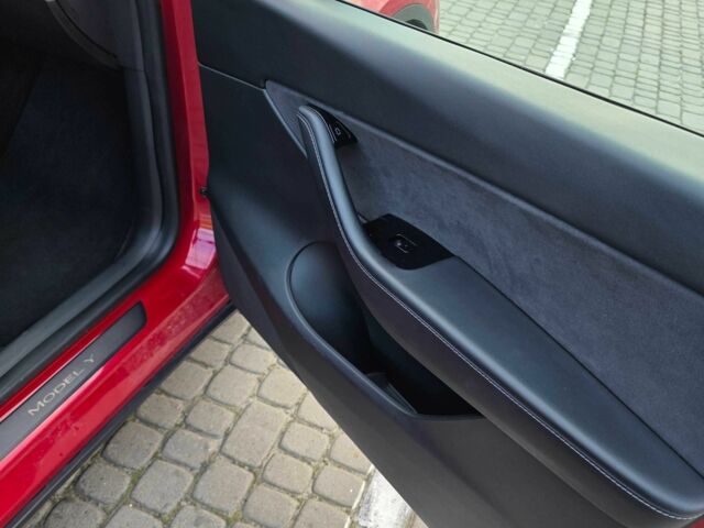 Красный Тесла Другая, объемом двигателя 0 л и пробегом 131 тыс. км за 22799 $, фото 16 на Automoto.ua