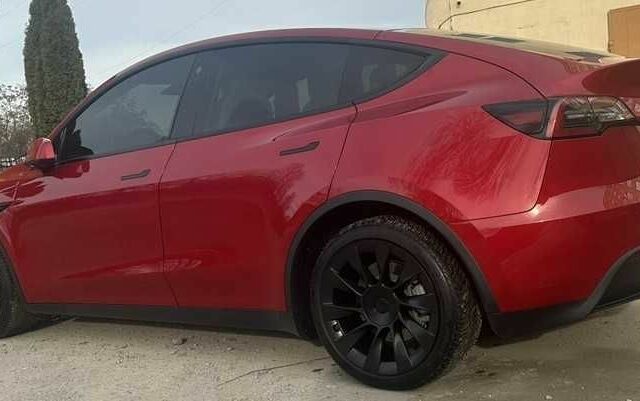 Красный Тесла Другая, объемом двигателя 0 л и пробегом 103 тыс. км за 28888 $, фото 4 на Automoto.ua