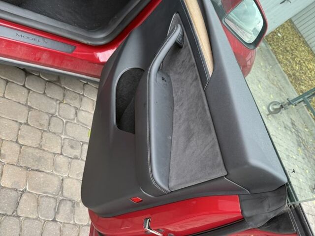 Червоний Тесла Інша, об'ємом двигуна 0 л та пробігом 50 тис. км за 29000 $, фото 5 на Automoto.ua