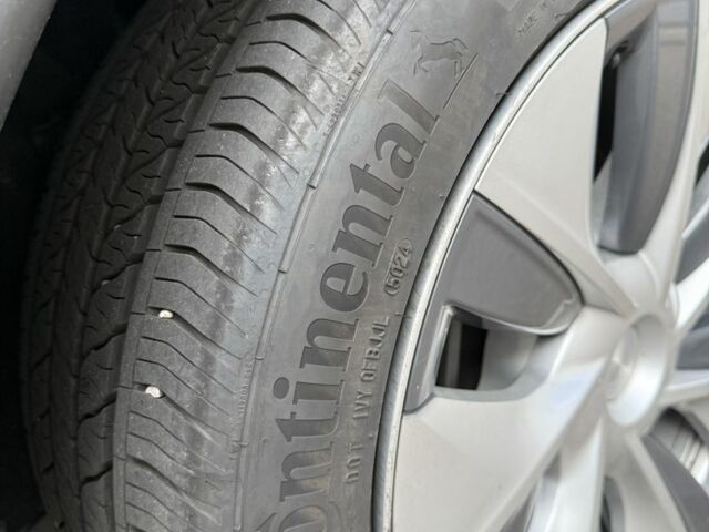 Серый Тесла Другая, объемом двигателя 0 л и пробегом 65 тыс. км за 26500 $, фото 12 на Automoto.ua