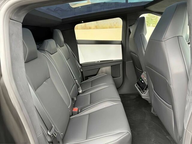 Серый Тесла Другая, объемом двигателя 0 л и пробегом 23 тыс. км за 36600 $, фото 12 на Automoto.ua