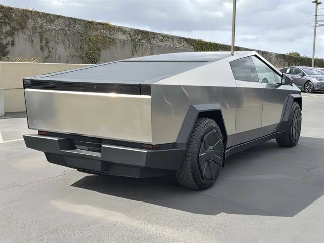 Серый Тесла Другая, объемом двигателя 0 л и пробегом 23 тыс. км за 36600 $, фото 3 на Automoto.ua