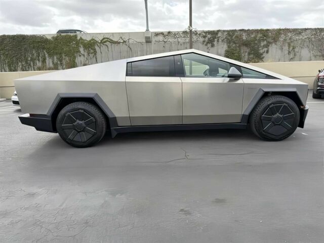 Серый Тесла Другая, объемом двигателя 0 л и пробегом 23 тыс. км за 36600 $, фото 2 на Automoto.ua