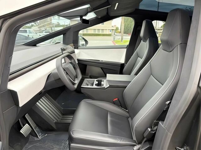 Серый Тесла Другая, объемом двигателя 0 л и пробегом 23 тыс. км за 36600 $, фото 6 на Automoto.ua