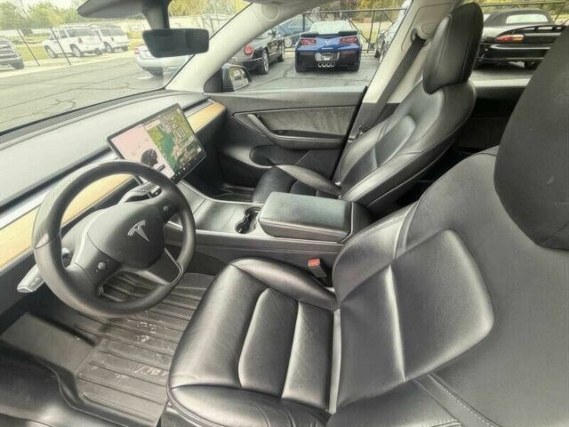 Серый Тесла Другая, объемом двигателя 0 л и пробегом 33 тыс. км за 35000 $, фото 8 на Automoto.ua
