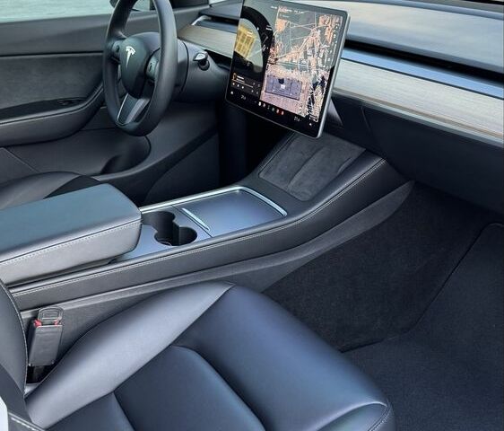 Тесла Другая 2021 в Киеве на Automoto.ua Серый Тесла Другая, объемом двигателя 0 л и пробегом 72 тыс. км за 23500 $, фото 6 на Automoto.ua