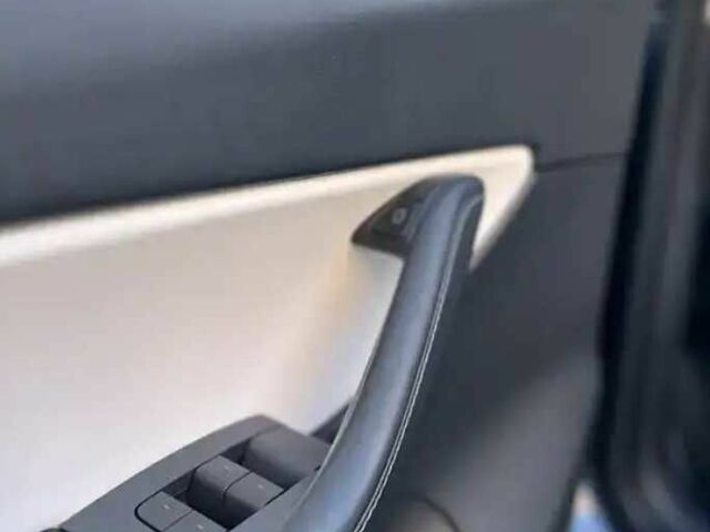 Серый Тесла Другая, объемом двигателя 0 л и пробегом 126 тыс. км за 18000 $, фото 4 на Automoto.ua