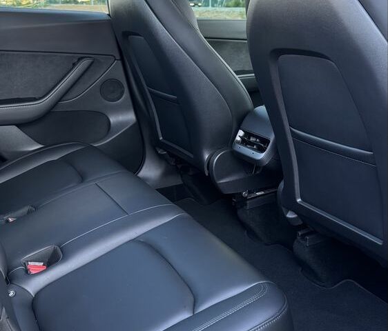 Тесла Другая 2021 в Киеве на Automoto.ua Серый Тесла Другая, объемом двигателя 0 л и пробегом 72 тыс. км за 23500 $, фото 7 на Automoto.ua