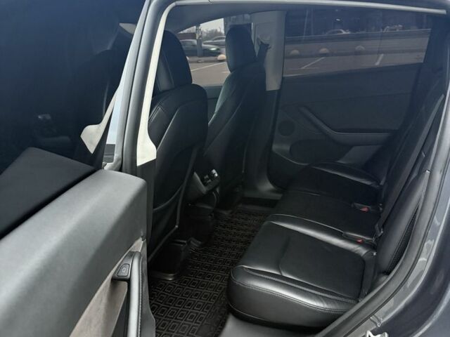 Серый Тесла Другая, объемом двигателя 0 л и пробегом 114 тыс. км за 25000 $, фото 7 на Automoto.ua