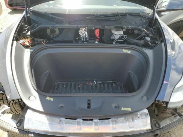 Серый Тесла Другая, объемом двигателя 0 л и пробегом 86 тыс. км за 17300 $, фото 6 на Automoto.ua