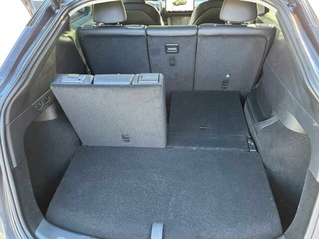 Тесла Другая 2023 в Луцке на Automoto.ua Серый Тесла Другая, объемом двигателя 0 л и пробегом 40 тыс. км за 28900 $, фото 2 на Automoto.ua