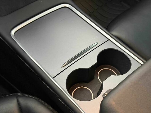 Серый Тесла Другая, объемом двигателя 5 л и пробегом 70 тыс. км за 31000 $, фото 21 на Automoto.ua