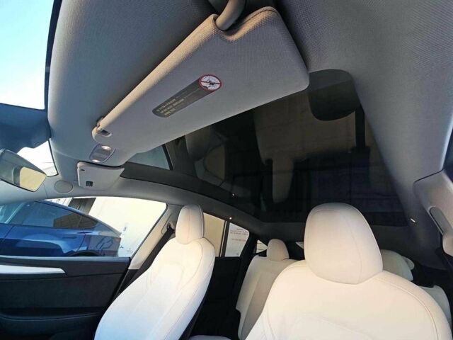 Серый Тесла Другая, объемом двигателя 0 л и пробегом 50 тыс. км за 28000 $, фото 7 на Automoto.ua