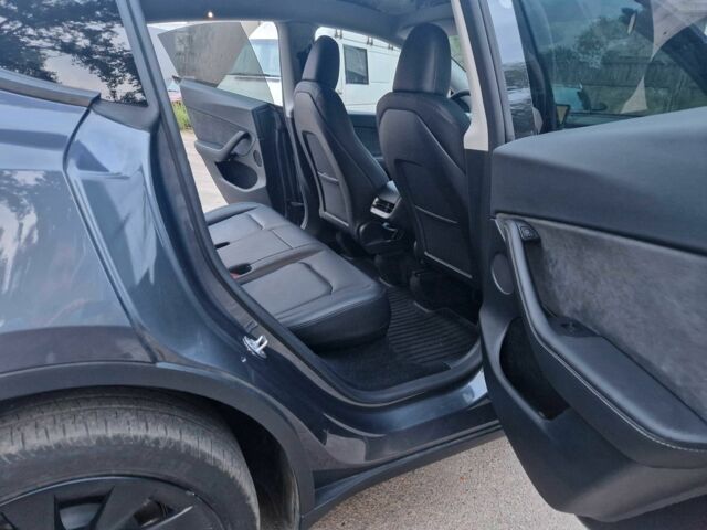 Серый Тесла Другая, объемом двигателя 0 л и пробегом 45 тыс. км за 31300 $, фото 13 на Automoto.ua