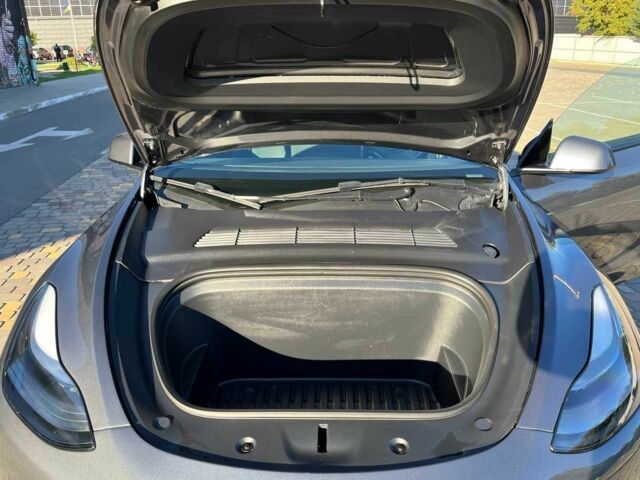 Тесла Другая 2023 в Луцке на Automoto.ua Серый Тесла Другая, объемом двигателя 0 л и пробегом 40 тыс. км за 28900 $, фото 6 на Automoto.ua