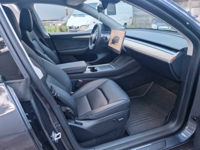 Серый Тесла Другая, объемом двигателя 0 л и пробегом 45 тыс. км за 31300 $, фото 11 на Automoto.ua