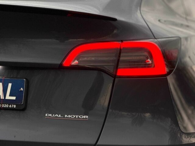 Серый Тесла Другая, объемом двигателя 5 л и пробегом 70 тыс. км за 31000 $, фото 9 на Automoto.ua