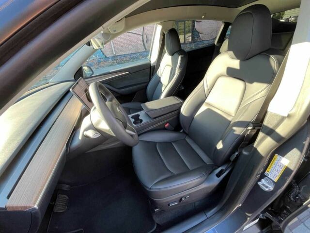 Тесла Другая 2023 в Луцке на Automoto.ua Серый Тесла Другая, объемом двигателя 0 л и пробегом 40 тыс. км за 28900 $, фото 9 на Automoto.ua