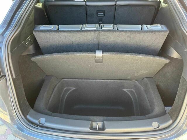 Тесла Другая 2023 в Луцке на Automoto.ua Серый Тесла Другая, объемом двигателя 0 л и пробегом 40 тыс. км за 28900 $, фото 5 на Automoto.ua