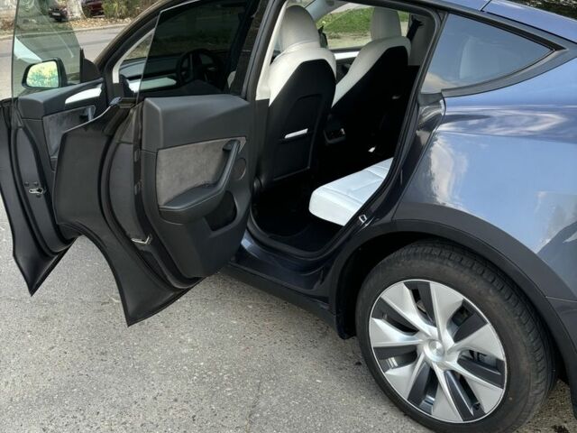 Серый Тесла Другая, объемом двигателя 0 л и пробегом 45 тыс. км за 31000 $, фото 1 на Automoto.ua