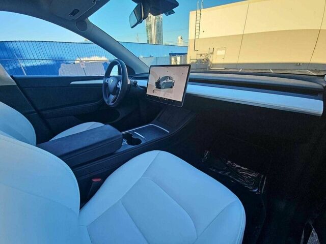 Серый Тесла Другая, объемом двигателя 0 л и пробегом 50 тыс. км за 28000 $, фото 3 на Automoto.ua