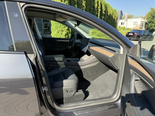 Серый Тесла Другая, объемом двигателя 0 л и пробегом 46 тыс. км за 27200 $, фото 5 на Automoto.ua