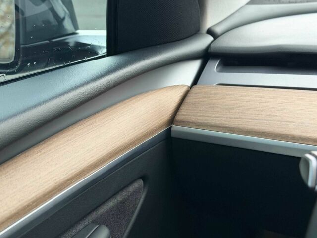 Серый Тесла Другая, объемом двигателя 5 л и пробегом 70 тыс. км за 31000 $, фото 17 на Automoto.ua