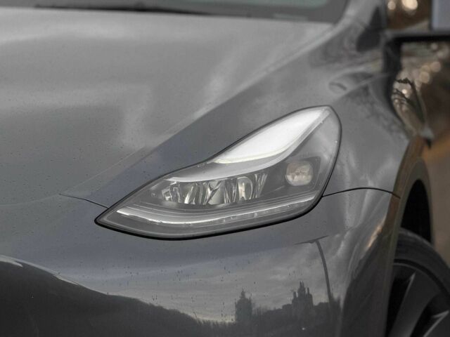 Серый Тесла Другая, объемом двигателя 5 л и пробегом 70 тыс. км за 31000 $, фото 3 на Automoto.ua