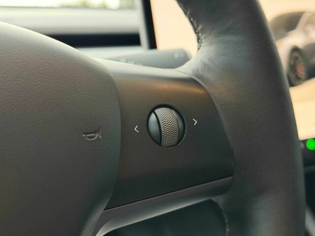 Серый Тесла Другая, объемом двигателя 5 л и пробегом 70 тыс. км за 31000 $, фото 14 на Automoto.ua