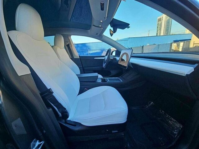 Серый Тесла Другая, объемом двигателя 0 л и пробегом 50 тыс. км за 28000 $, фото 4 на Automoto.ua