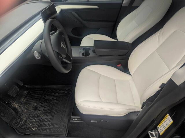 Серый Тесла Другая, объемом двигателя 0 л и пробегом 13 тыс. км за 29900 $, фото 4 на Automoto.ua